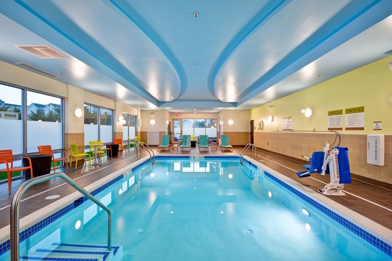 Home2 Suites By Hilton Charles Town Bagian luar foto