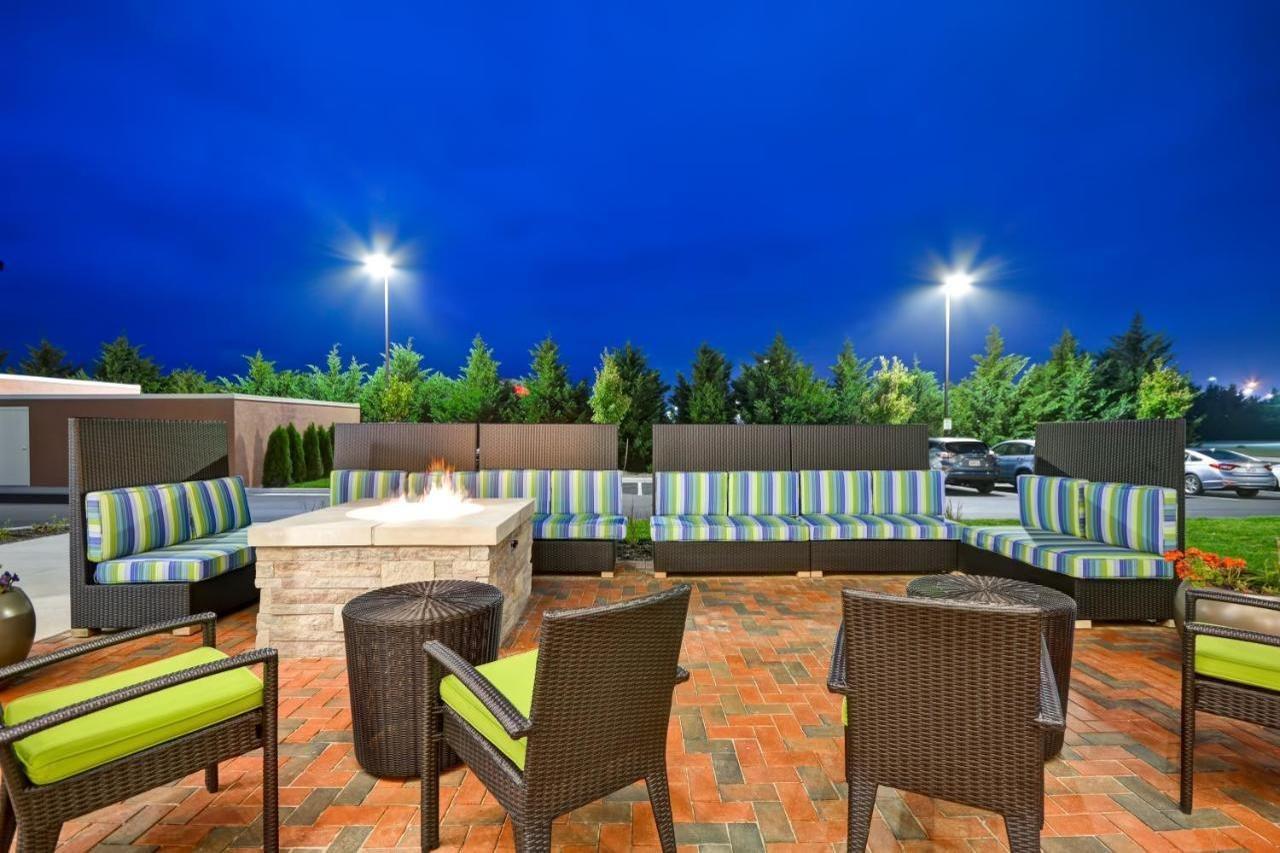 Home2 Suites By Hilton Charles Town Bagian luar foto