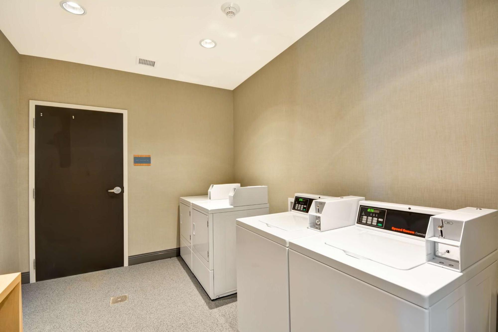 Home2 Suites By Hilton Charles Town Bagian luar foto